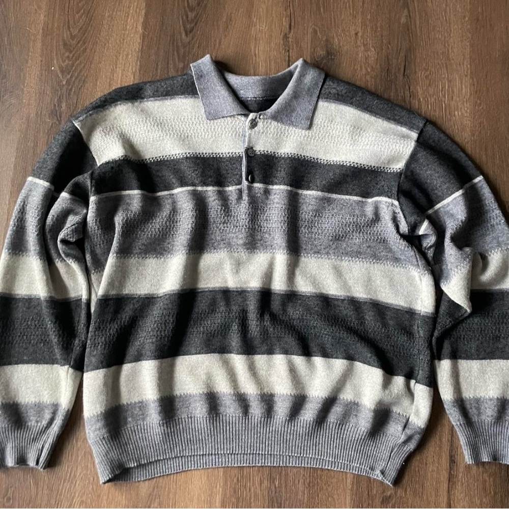 Men's Striped Gray Sweater